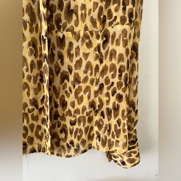 A LINE Long-sleeve, button-down leopard print blouse. M - Picture 4 of 5
